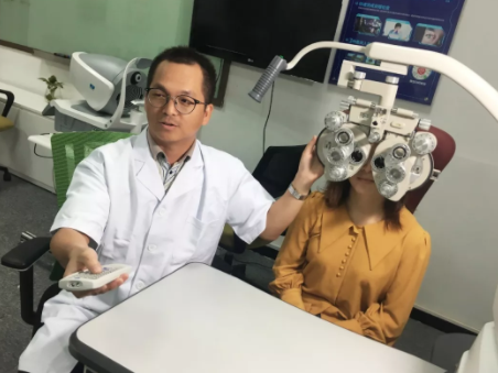 眼視光學大咖深度解析眼健康白皮書：重視配戴者教育，提升配戴者依從性