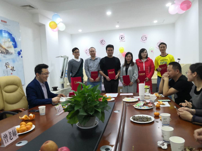 視普泰眼鏡培訓(xùn)“圣誕歡樂趴”活動圓滿結(jié)束！！！