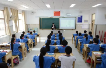 3年“教室燈光”監(jiān)測(cè)，哈爾濱市中小學(xué)衛(wèi)生保健所長(zhǎng)建議從光源入手防控近視