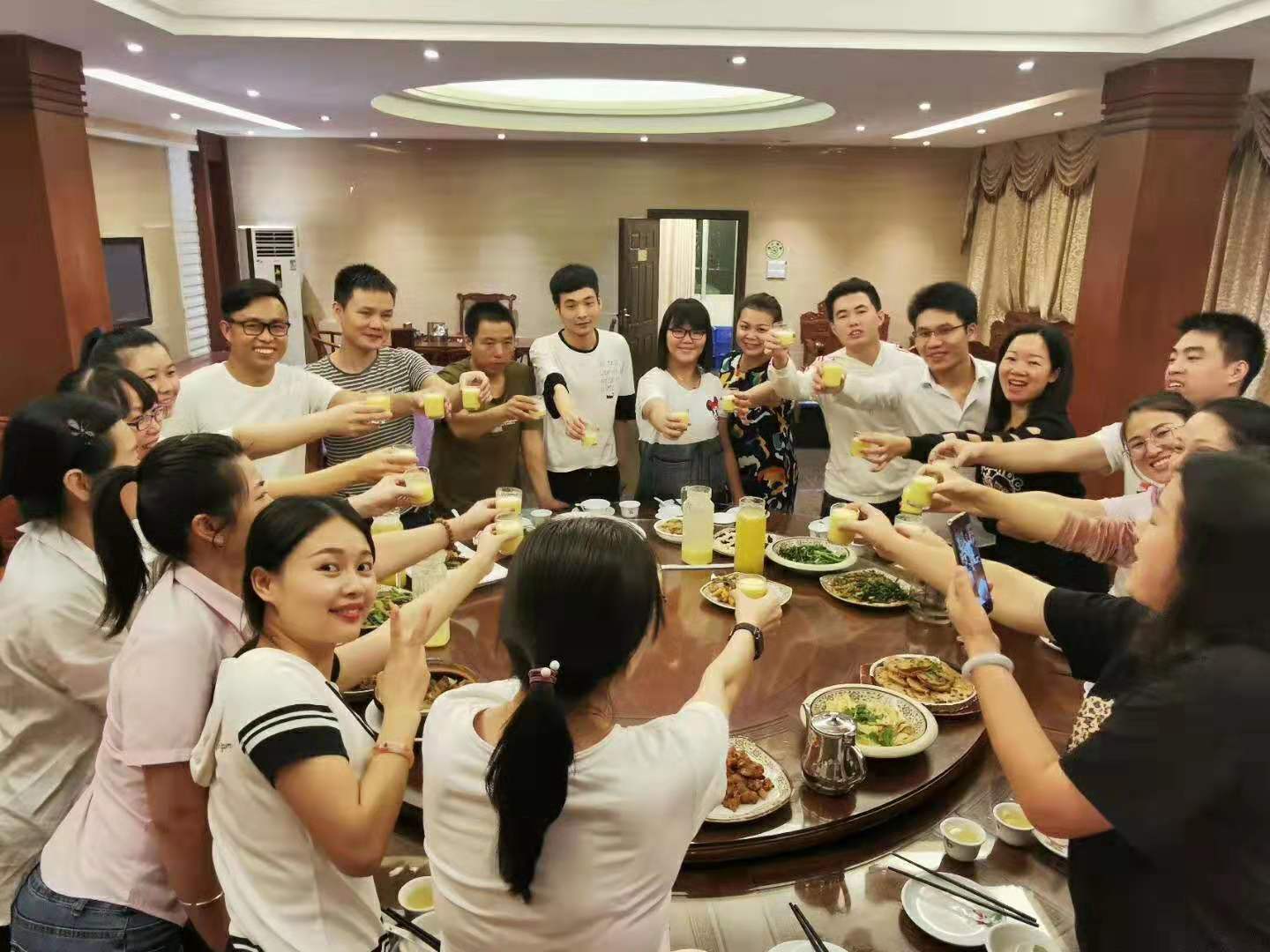 深圳視普泰第九屆驗(yàn)光定配培訓(xùn)學(xué)員順利畢業(yè)！！！