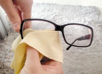 驗(yàn)光師告訴你眼鏡布竟然不是用來擦眼鏡的？